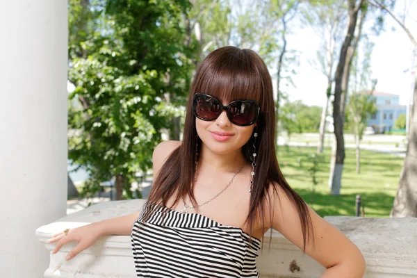 Outdoor portrait of a beautiful girl — Stock Photo, Image