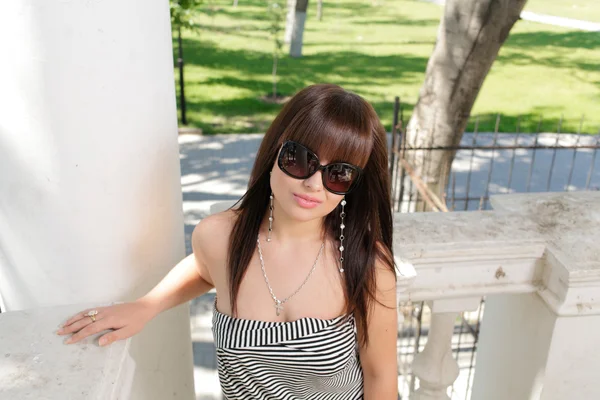 Outdoor portrait of a beautiful girl — Stock Photo, Image