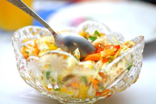 Insalata sana con gamberetti — Foto Stock