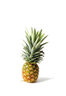 Beyaz üzerine izole edilmiş ananas...