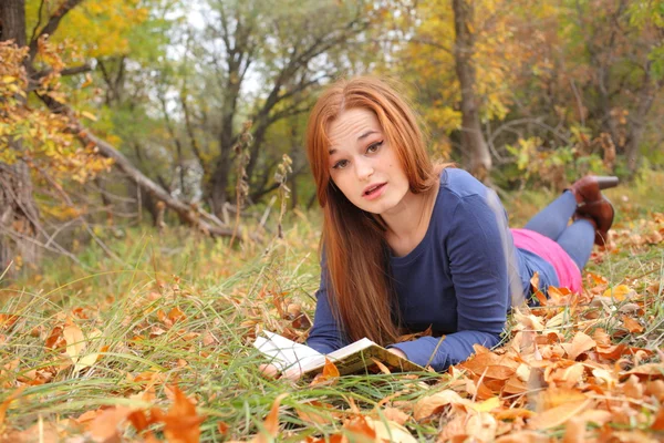 Young Woman Leaning — Stock Photo, Image