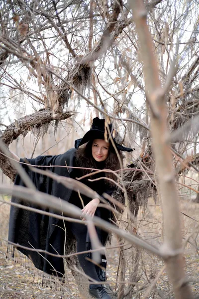 Gothic girl in park next to tree gothic girl in park next to tree — Stock Photo, Image