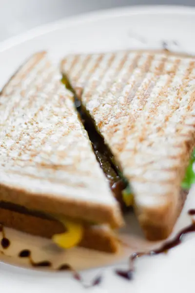 Sandwich à trois coins avec escalope — Photo