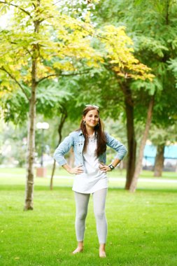 Parktaki kız.