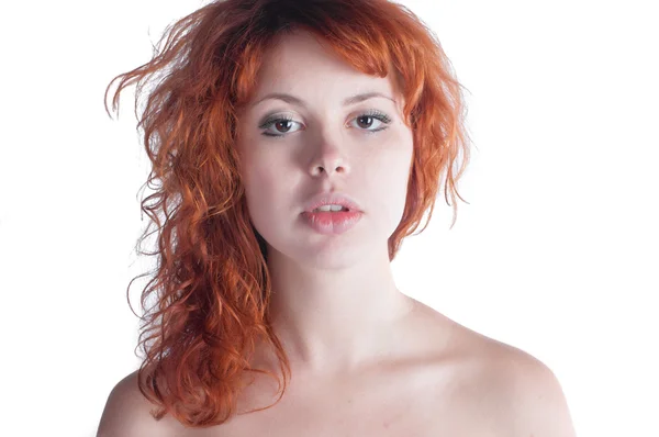 美しい赤毛の女性の肖像画のクローズ アップ — ストック写真