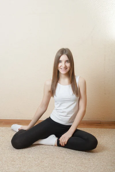 Vrouw doen yoga — Stockfoto