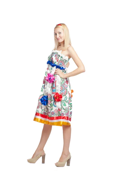 Chica en vestido tradicional ruso — Foto de Stock