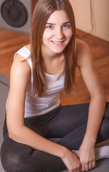 Yoga meditatie vrij blond smile — Stockfoto