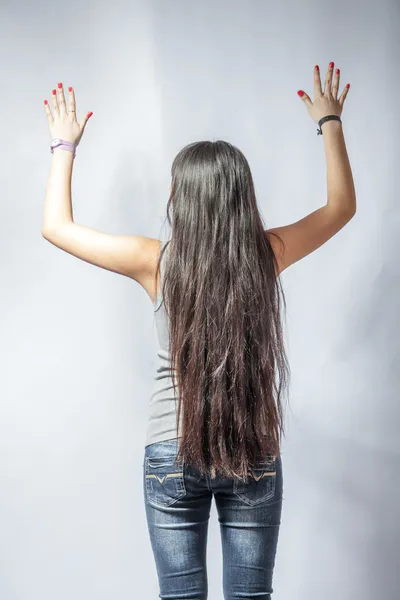Flicka med långa rättvis hår från baksidan — Stockfoto