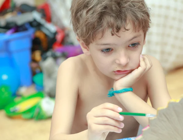 Portrait of little boy painting — Stock Photo, Image