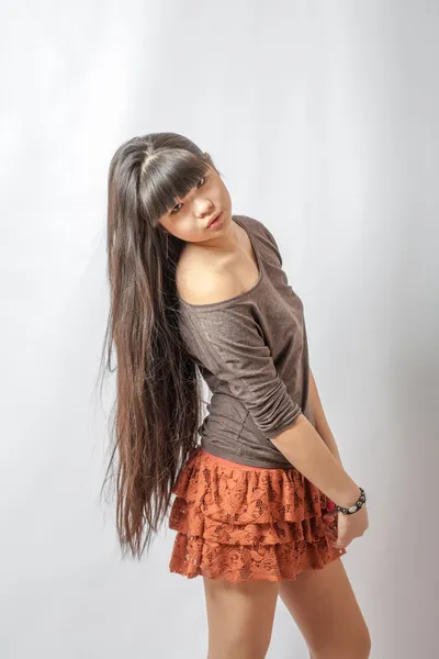 Молодая азиатская модель. Снимок студии . — стоковое фото