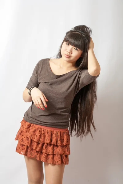 Junges asiatisches Modell. Studioaufnahme. — Stockfoto