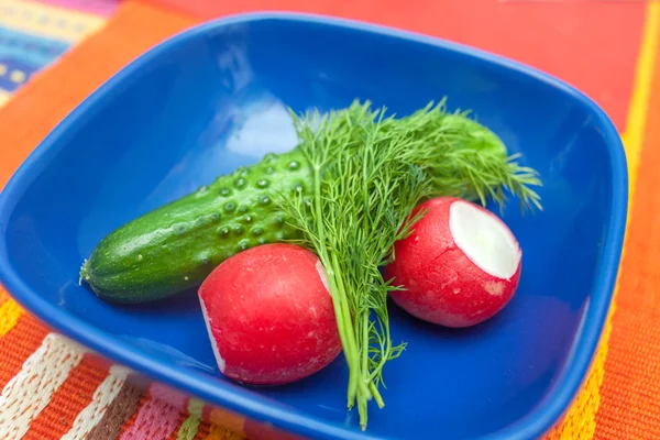 Chutné kuchyně. čerstvá zelenina v misce — Stock fotografie