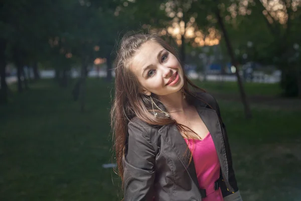 Brunette teen girl on nature evening — Stock Photo, Image