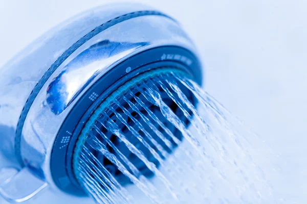 Ducha y gotas de agua volando . —  Fotos de Stock