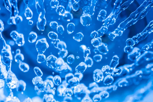 Ducha y gotas de agua volando . —  Fotos de Stock