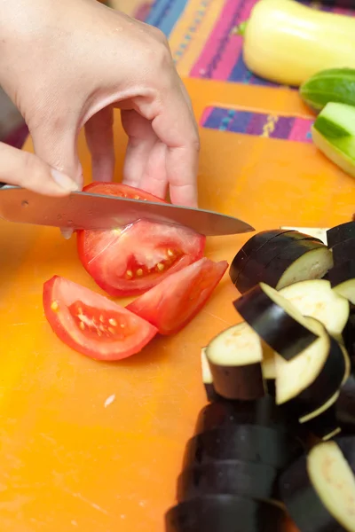 Luminoso colorato di varie verdure fresche assortite dall'orto — Foto Stock