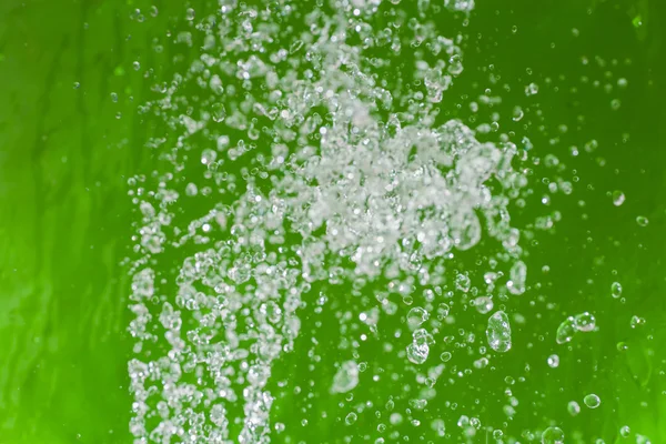 Waterdruppels laten zweven — Stockfoto