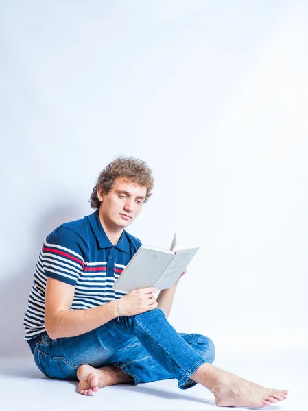 Retrato de um jovem — Fotografia de Stock