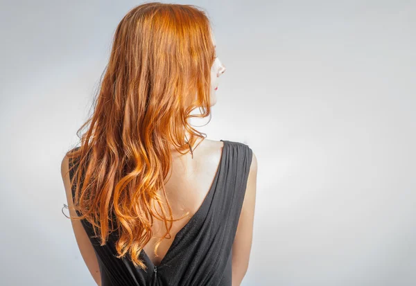 Vista posteriore di capelli rossi Bella donna — Foto Stock