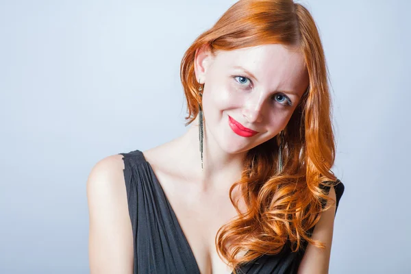 Redhead in studio — Stockfoto