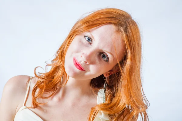 Redhead in studio — Stockfoto