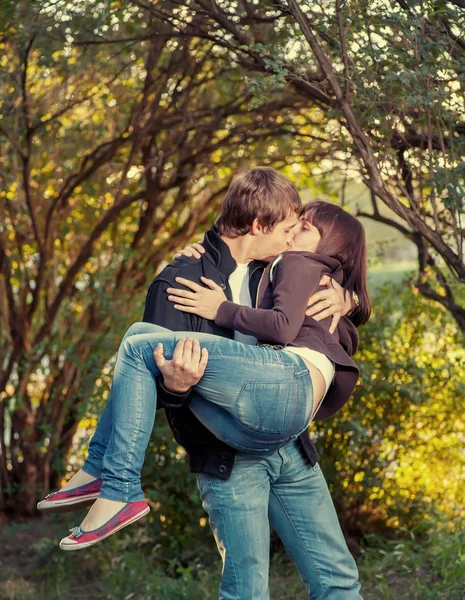 Happy young couple. — Stock Photo, Image