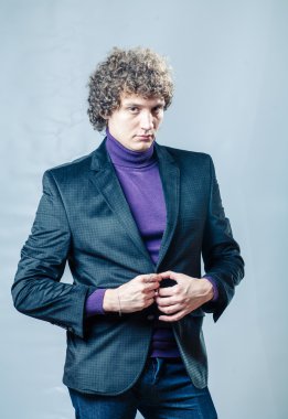 kıvırcık beyaz adam Studio