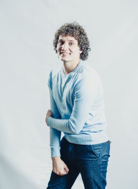 kıvırcık beyaz adam Studio