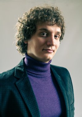 kıvırcık beyaz adam Studio