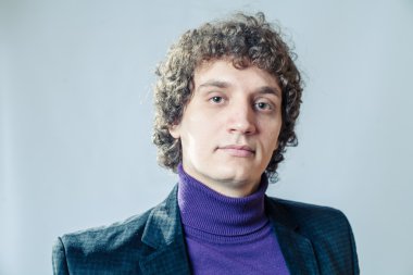 kıvırcık beyaz adam Studio