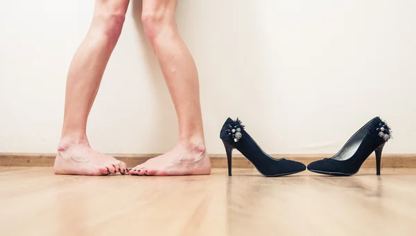 Blote benen en schoenen — Stockfoto