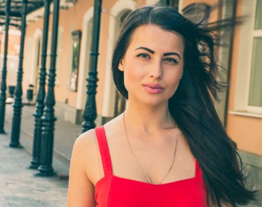 güzel bir kadın sokak