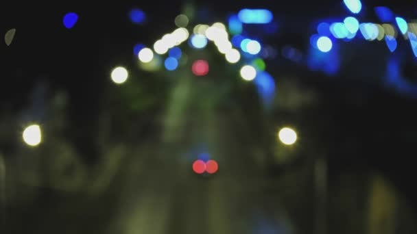 Ovanifrån trafikljus bokeh av bil-lampor på vägen — Stockvideo
