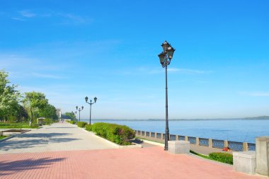 quay içinde şehir samara volga Nehri üzerinde göster