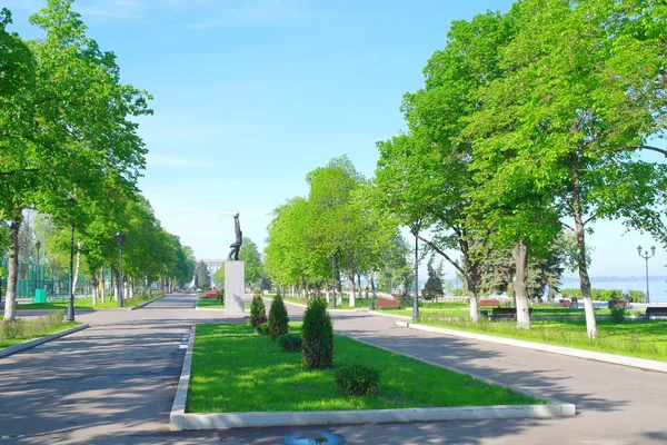 Vista sul molo del fiume Volga — Foto Stock