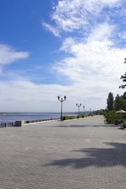 volga Nehri iskele üzerinde göster