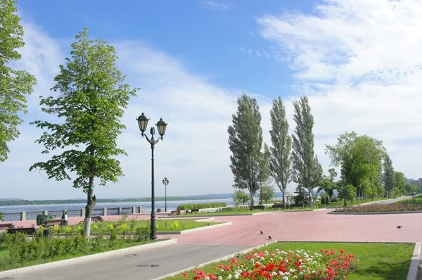 Vista no cais do rio Volga — Fotografia de Stock