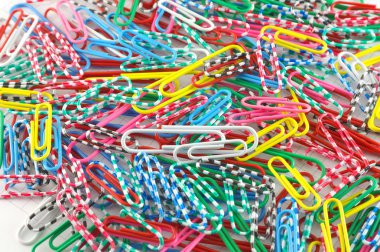 renk ekose desenli kağıt üzerinde klipler