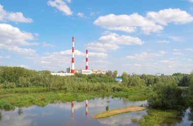 Nehirli güzel yaz manzarası