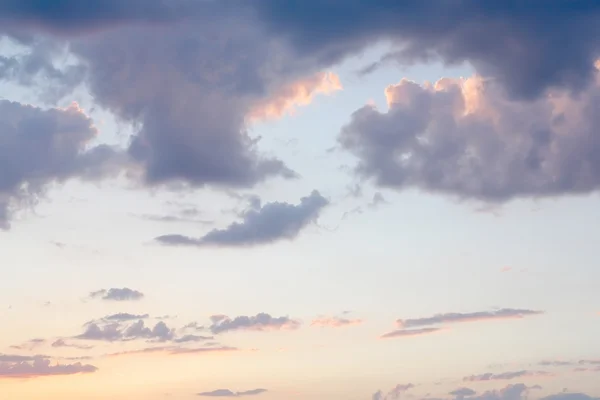 dramatik akşam gökyüzü