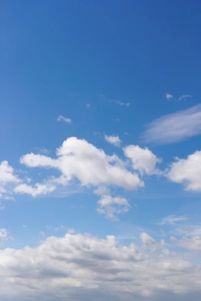 Céu azul bonito — Fotografia de Stock