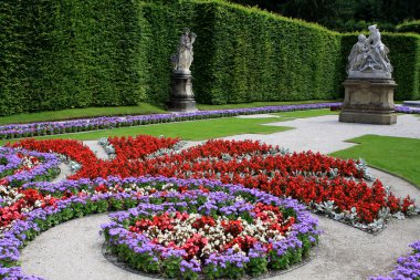 bahçede linderhof palace, Almanya