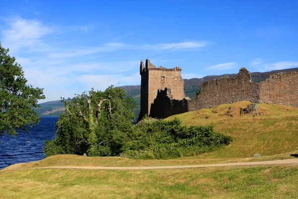 Urquhart Castle e Loch Ness, Scozia — Foto Stock