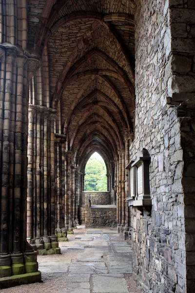 Ruïnes van holyrood abbey, edinburgh — Stockfoto