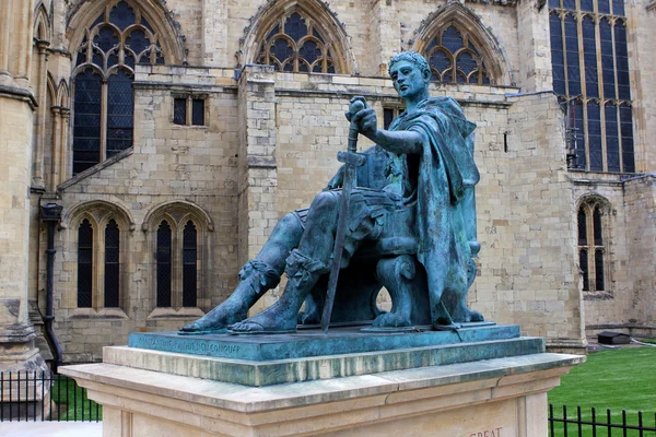 Statue ofConstantine the Great, York, England — Stock Photo, Image