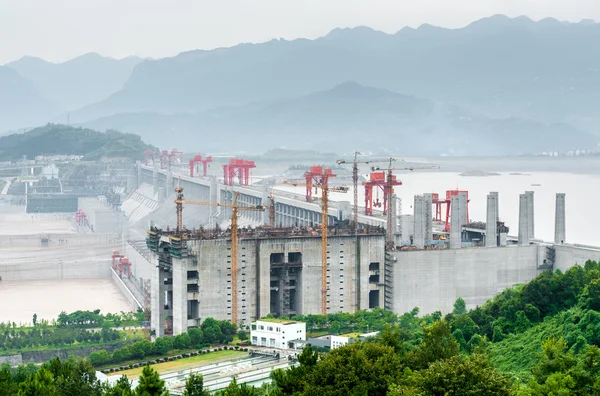 Vista de la presa de las Tres Gargantas en el río Yangtze en China —  Fotos de Stock