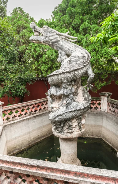 Estátua de um dragão — Fotografia de Stock