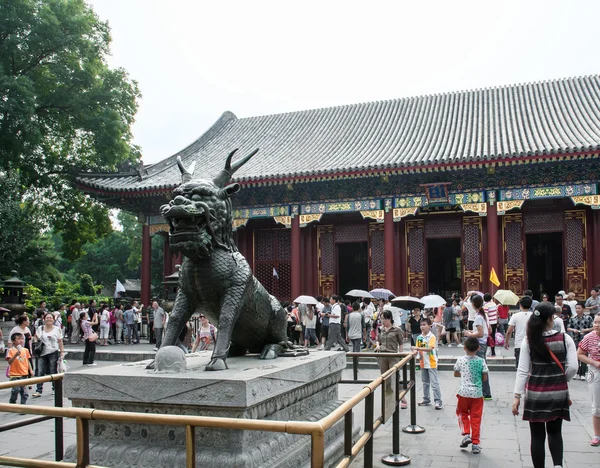 Staty av dragon - rådjur — Stockfoto