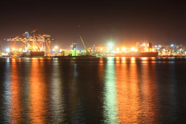 Zeehaven in de nacht — Stockfoto